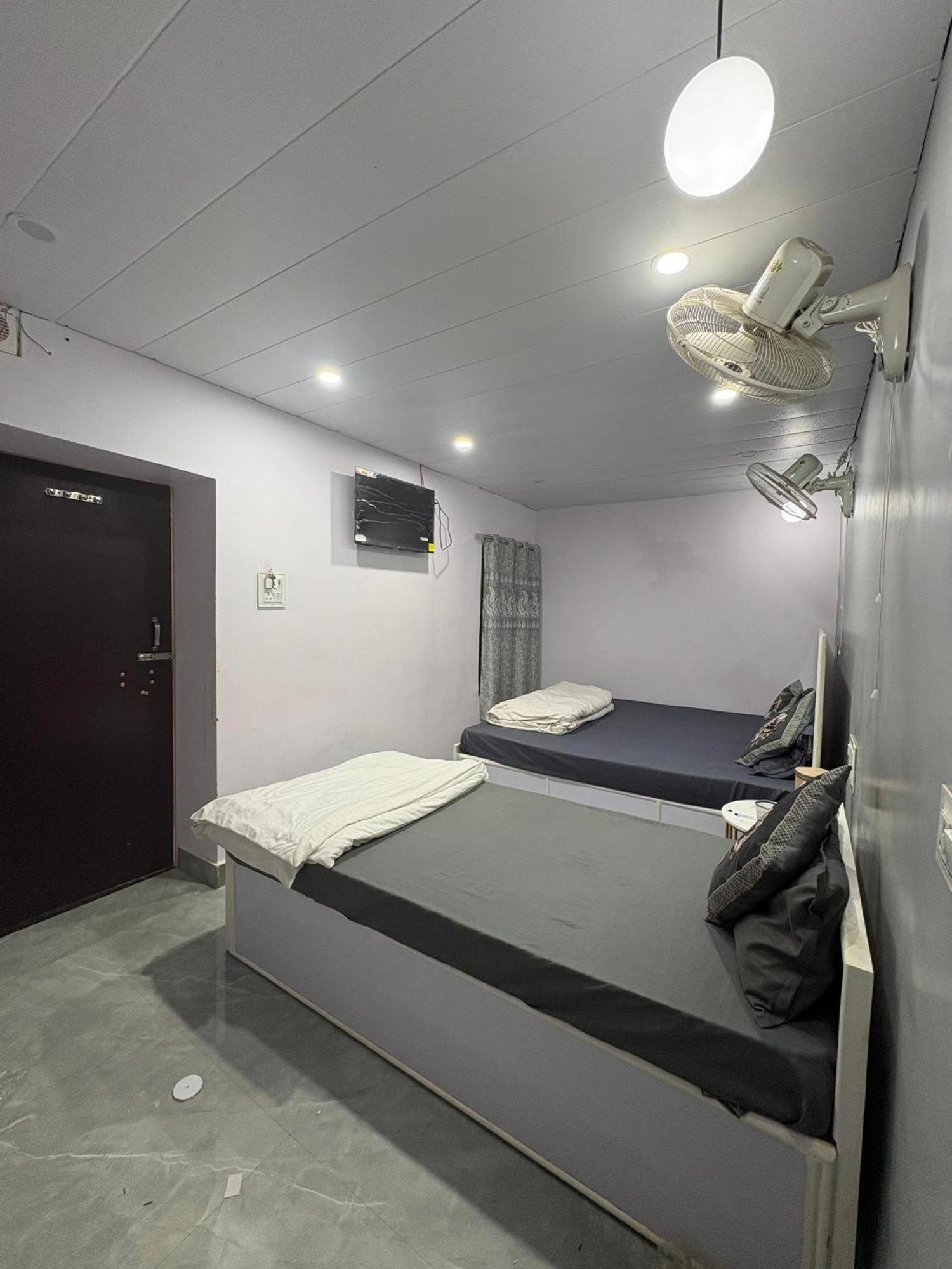 Meenakshi Guest House, Varanasi